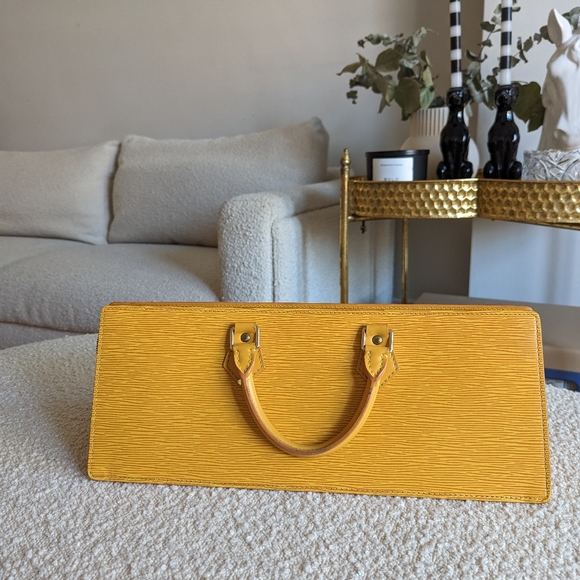 LOUIS VUITTON yellow epi triangle bag - Picture 5 of 12